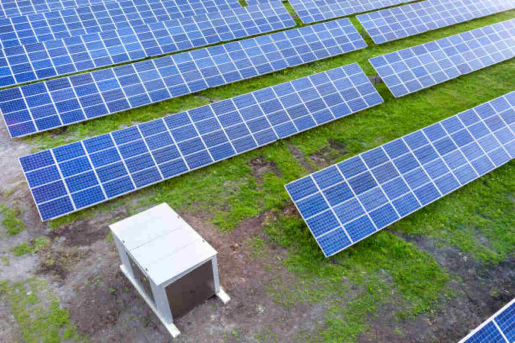 Choosing the Best Solar Generator For Off-Grid Living
